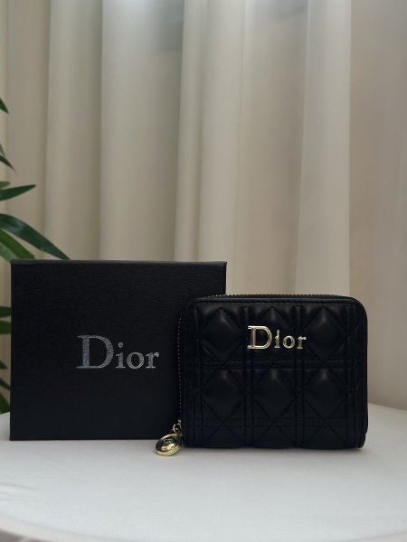 جزدان من Dior