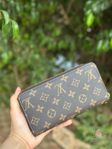 جزدان كبير من LV