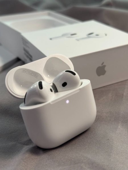 سماعة - Airpods 4 / كوبي ماستر Airpods 4