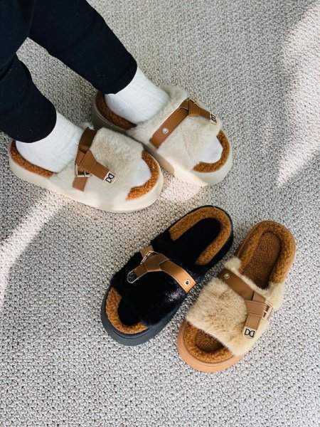 حفاية مميزه مفتوحه كعب عالي