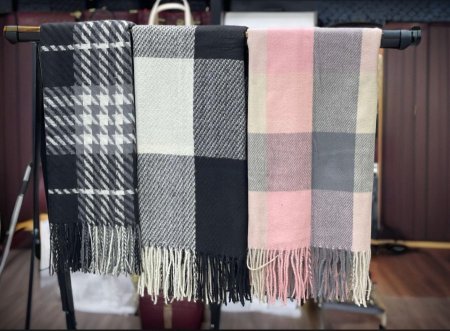 شال شتوي مخطط