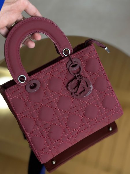 حقيبة بديل ديور مات