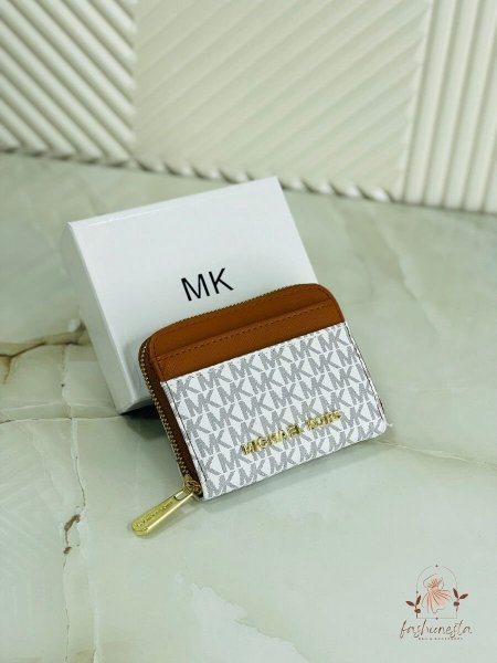 جزدان فخم من مايكل كورس